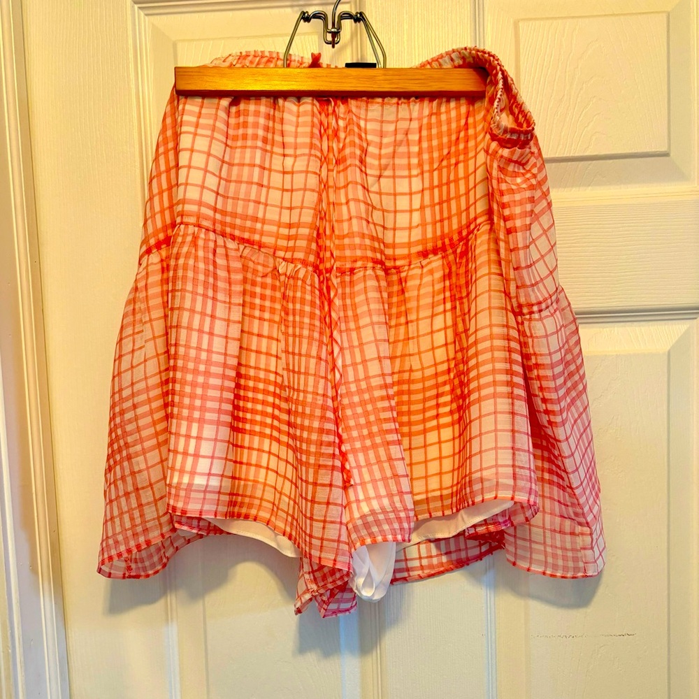 City chic shorts